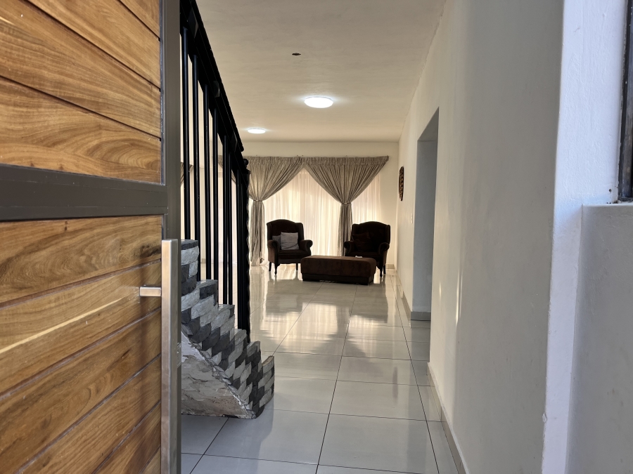 5 Bedroom Property for Sale in Wilkoppies North West